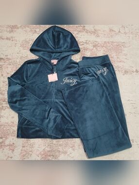 Juicy Couture Sea (Teal) Velour Rhinestone Logo Hoodie & Pants Set - M